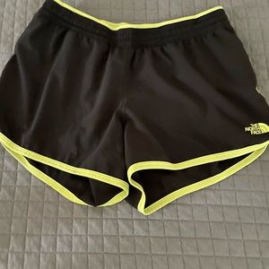 North Face size med excellent condition